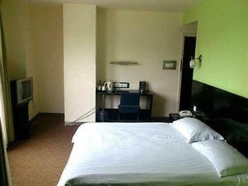 Motel168 Yin Du Road Inn Шанхай Екстер'єр фото